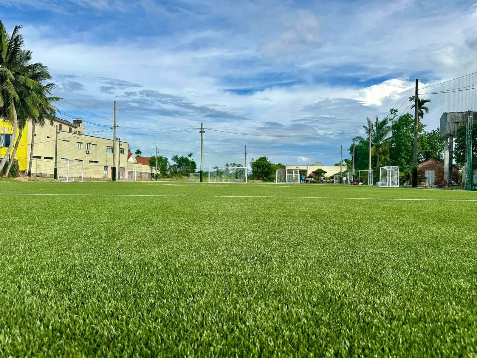 Sân bóng cỏ nhân tạo tại xã Hòa Tiến, Đà Nẵng