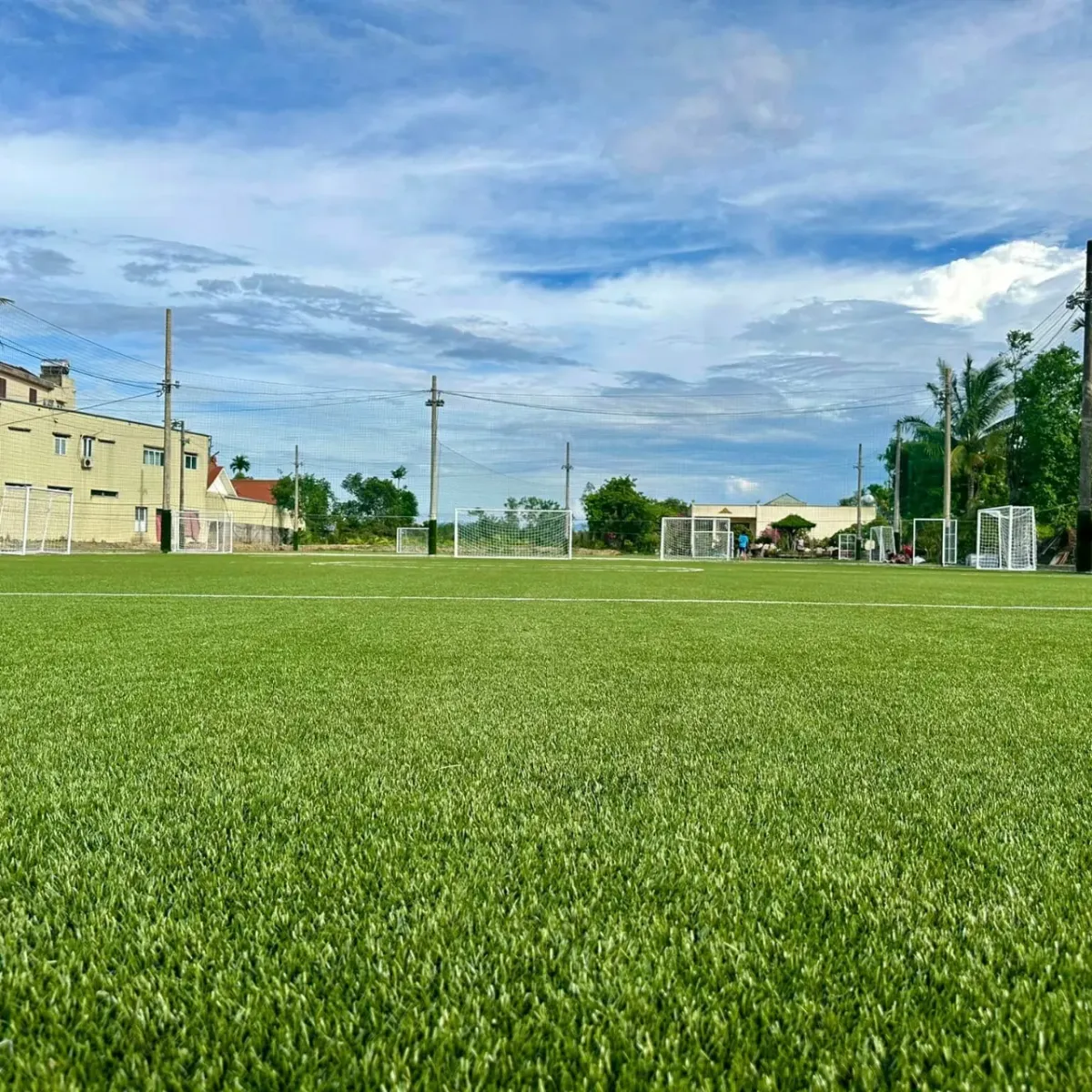 Thiết kế, thi công sân bóng nền cỏ nhân tạo tại Gia Lai