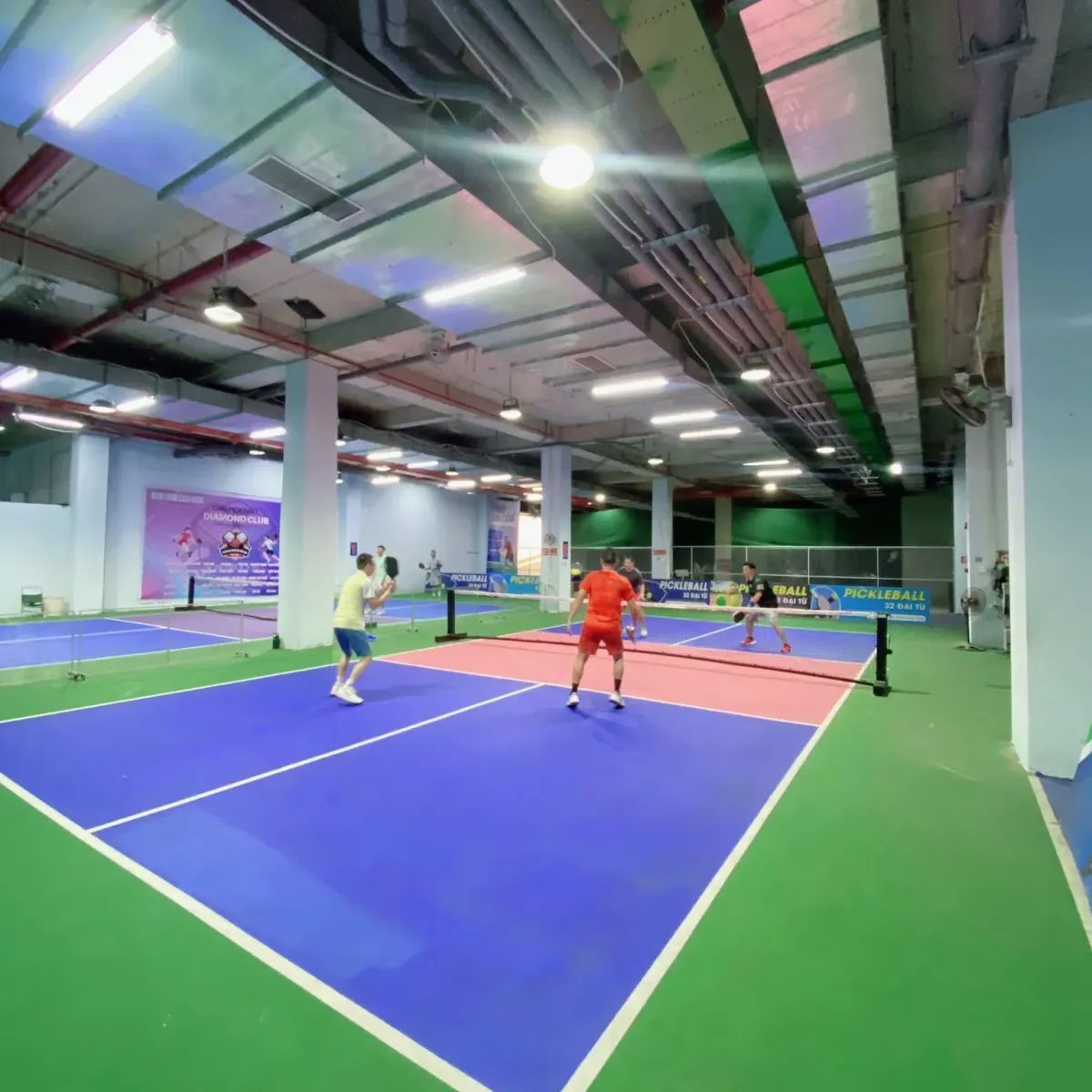 Thi công sân Pickleball Ninh Bình trong nhà